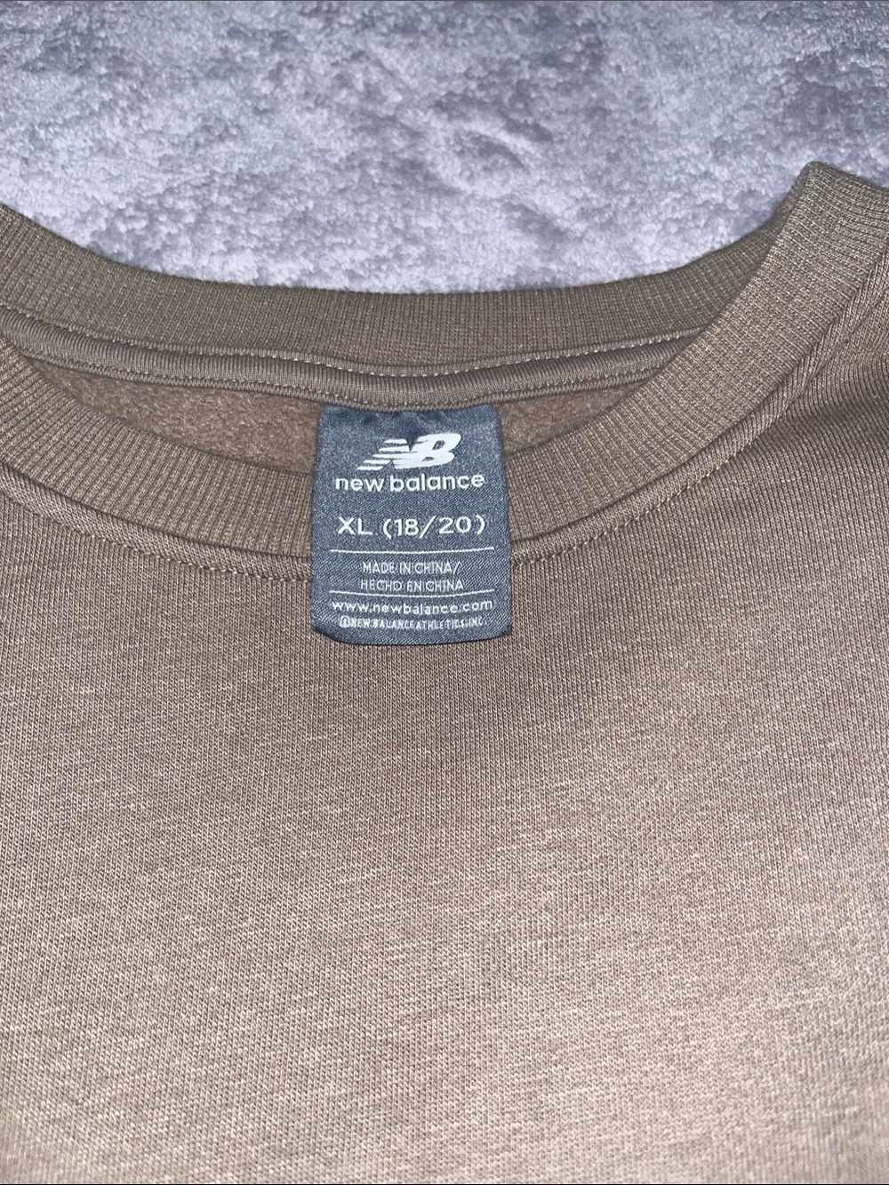 New Balance Men's Brown Crewneck Sweatshirt with Small Logo - Picture 3 of 3